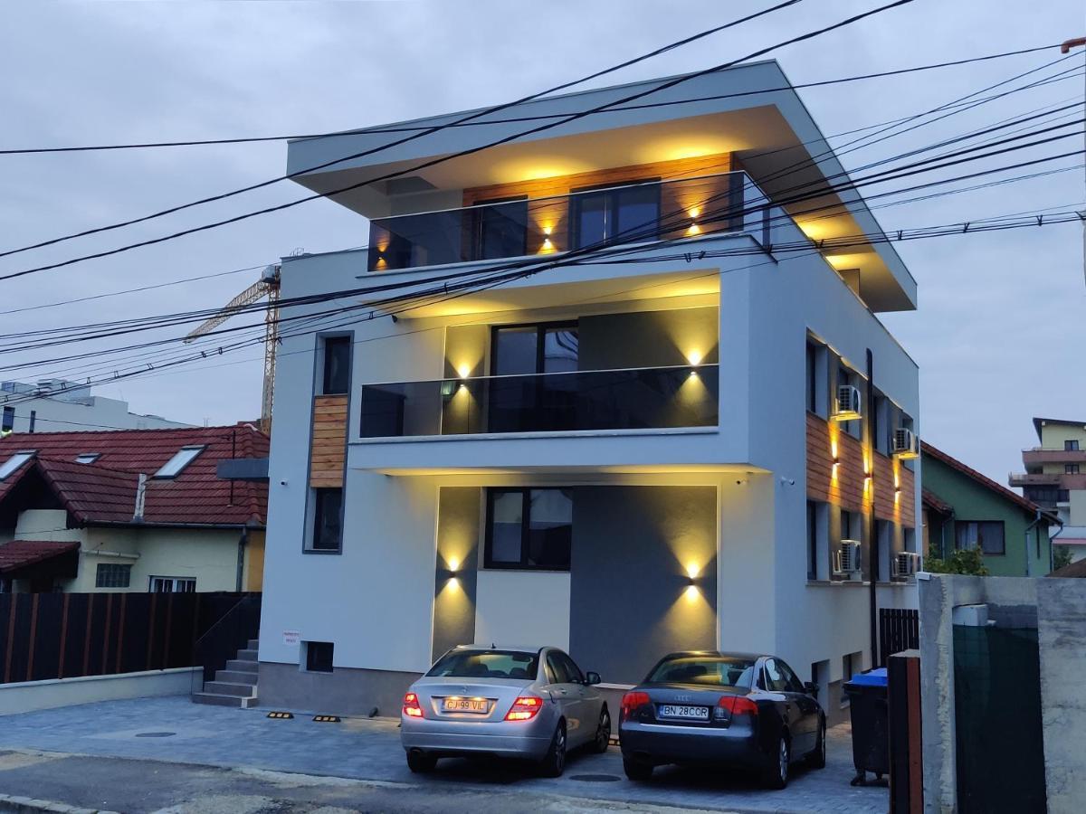 Sarmihouse Aparthotel คลูจ-นาโปกา ภายนอก รูปภาพ