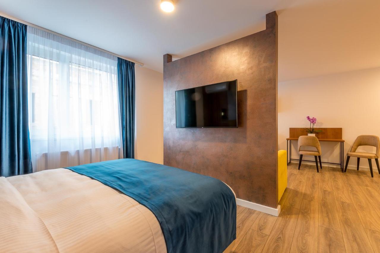 Sarmihouse Aparthotel คลูจ-นาโปกา ภายนอก รูปภาพ