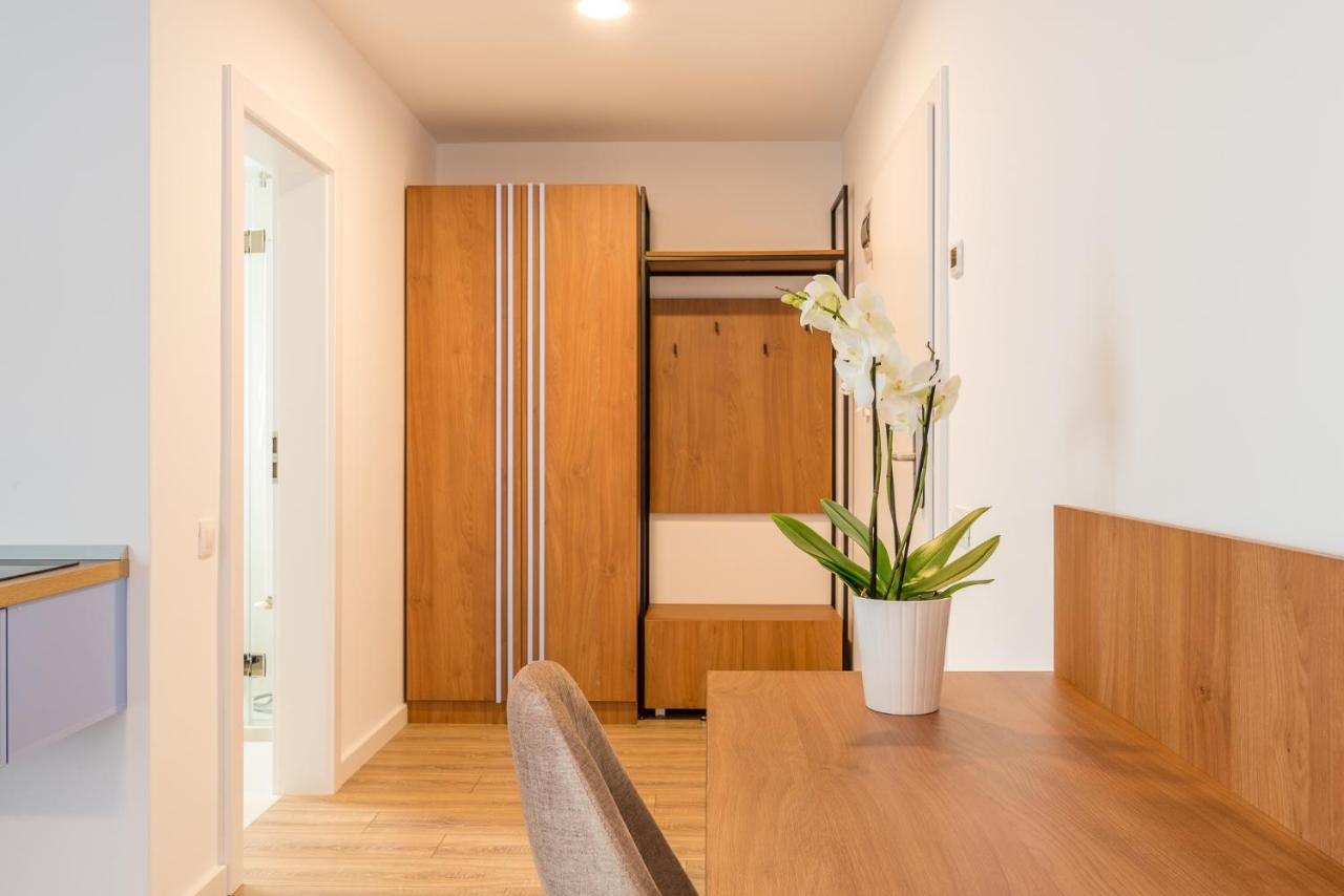 Sarmihouse Aparthotel คลูจ-นาโปกา ภายนอก รูปภาพ