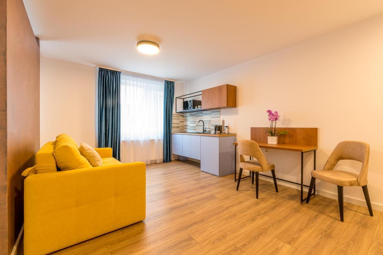 Sarmihouse Aparthotel คลูจ-นาโปกา ภายนอก รูปภาพ