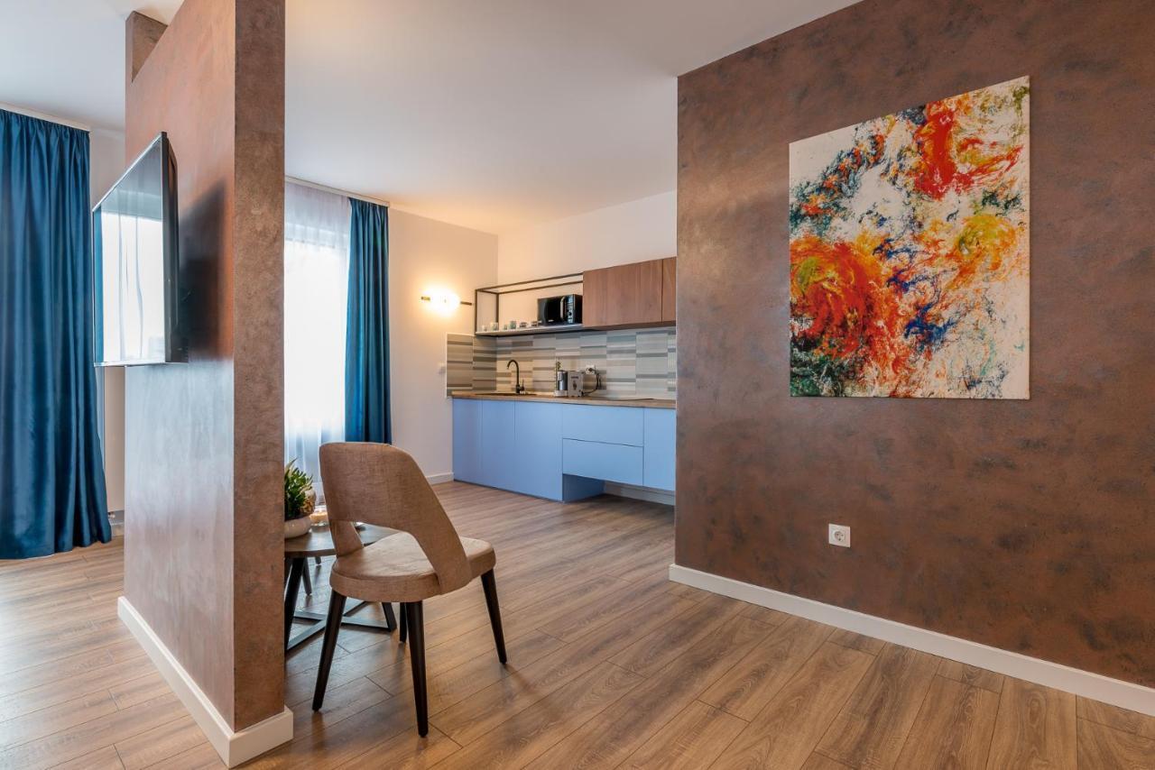 Sarmihouse Aparthotel คลูจ-นาโปกา ภายนอก รูปภาพ